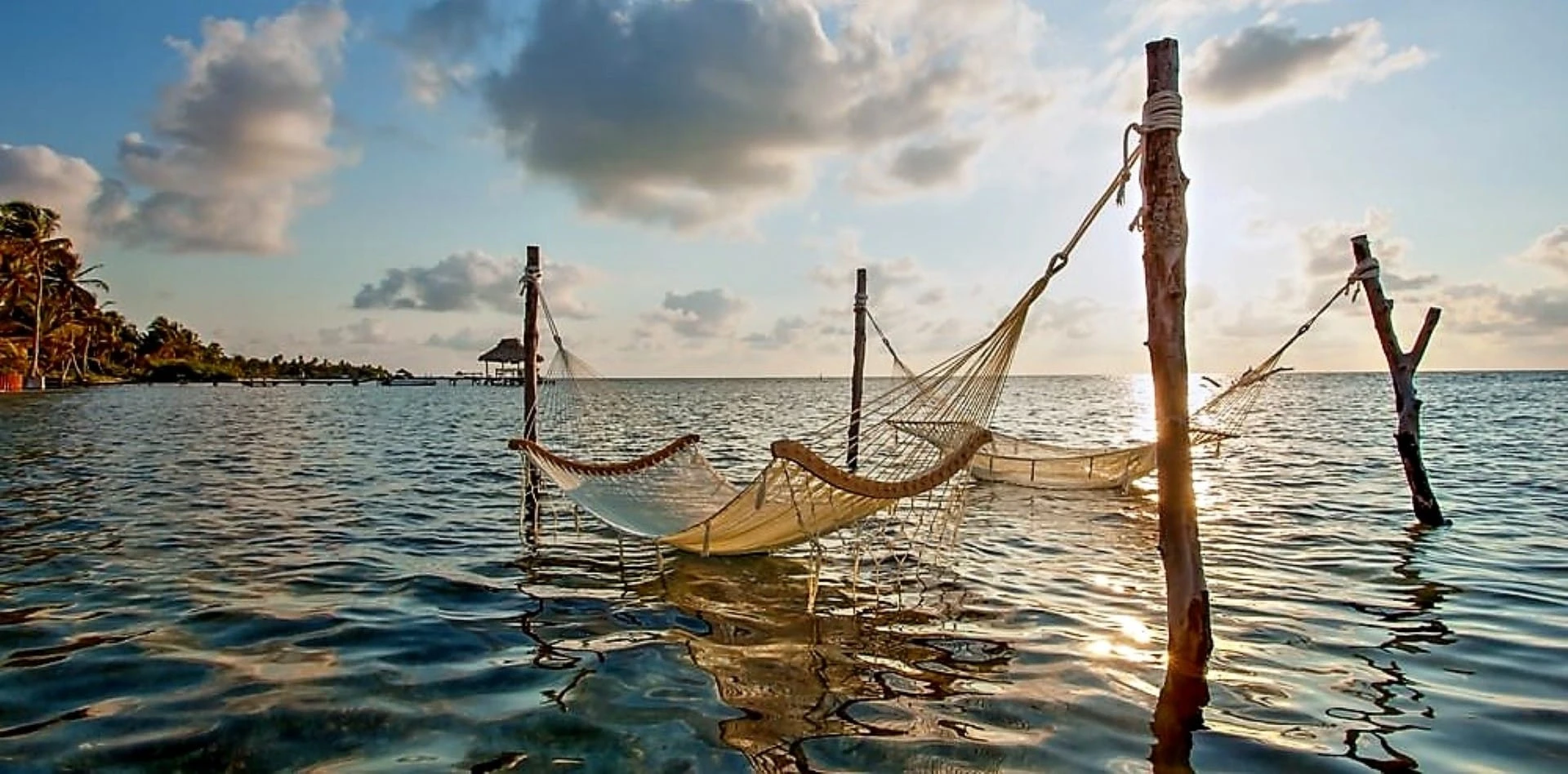 hangmatten boven oceaan